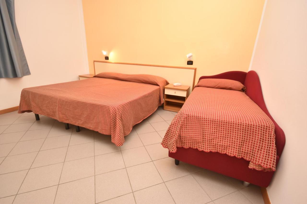 Hotel Thea Bellaria-Igea Marina Eksteriør billede