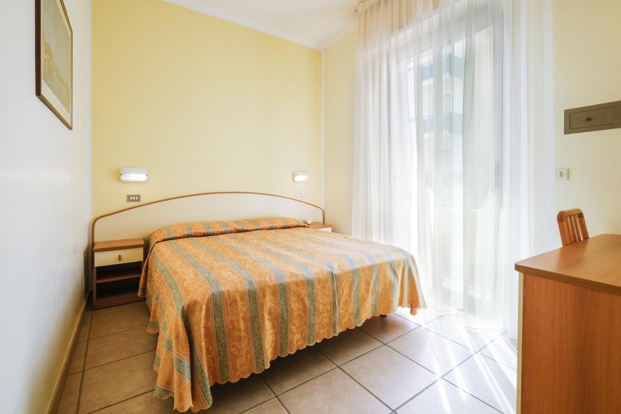 Hotel Thea Bellaria-Igea Marina Eksteriør billede