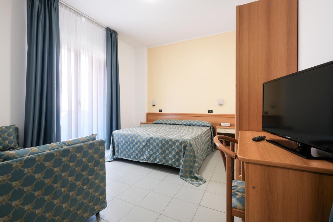 Hotel Thea Bellaria-Igea Marina Eksteriør billede